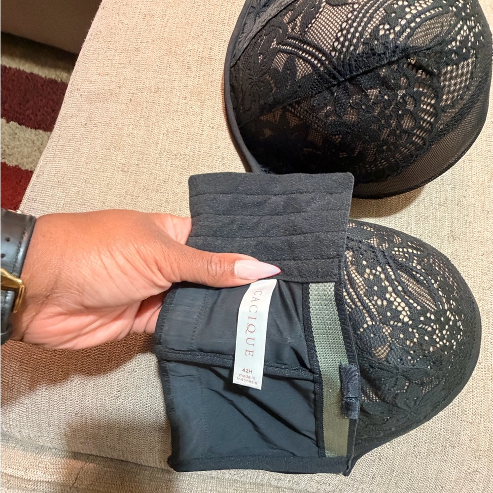 Cacique Black and Tan Bra